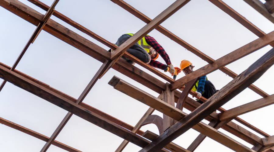 Expert Emergency Roof Repairs services in Weed, CA